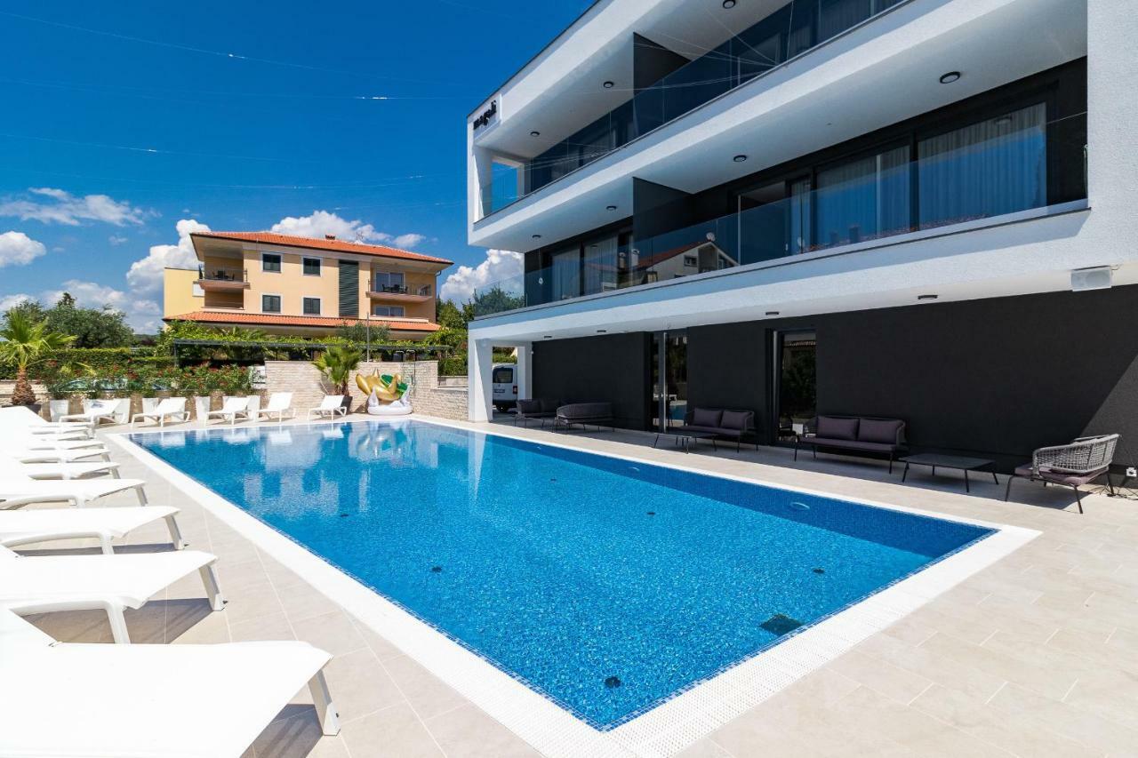 Luxury Magali 3 Appartement *